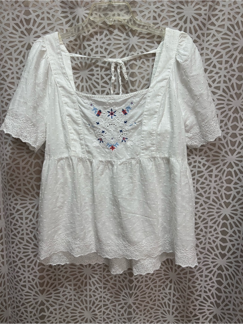 Old Navy White Embroidered Peasant Blouse Size Large TALL